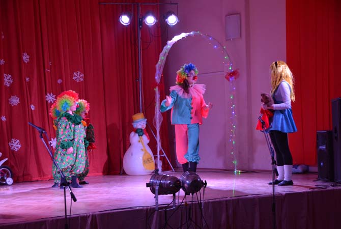 Nádaljai Zvezdice Újévi műsora 2015. december 22. képek
